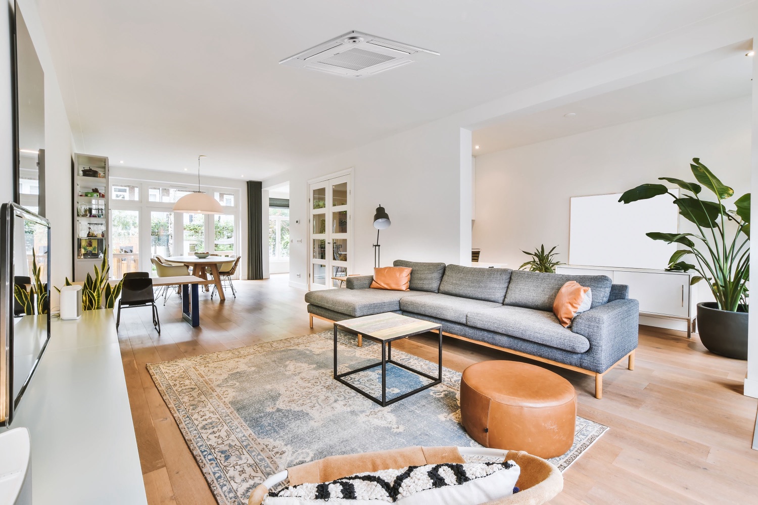 Mitsubishi Electric ceiling cassette in a modern open-plan living room